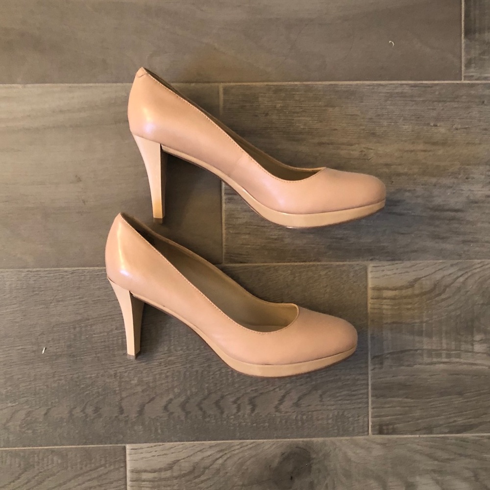Nine West Nude Pumps